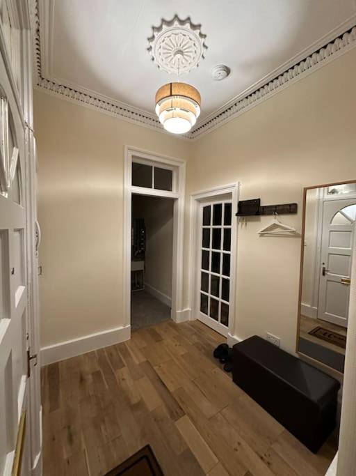 Dumbarton Cosy Home, Loch Lomond Экстерьер фото