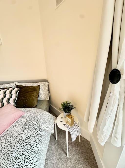 Dumbarton Cosy Home, Loch Lomond Экстерьер фото