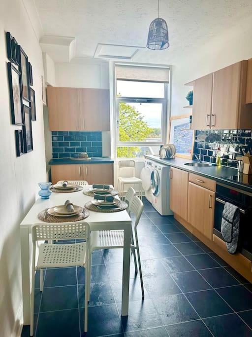 Dumbarton Cosy Home, Loch Lomond Экстерьер фото