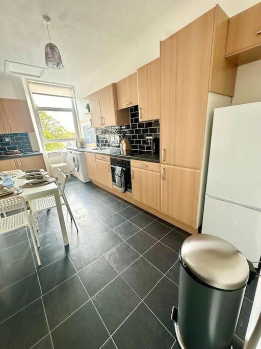 Dumbarton Cosy Home, Loch Lomond Экстерьер фото